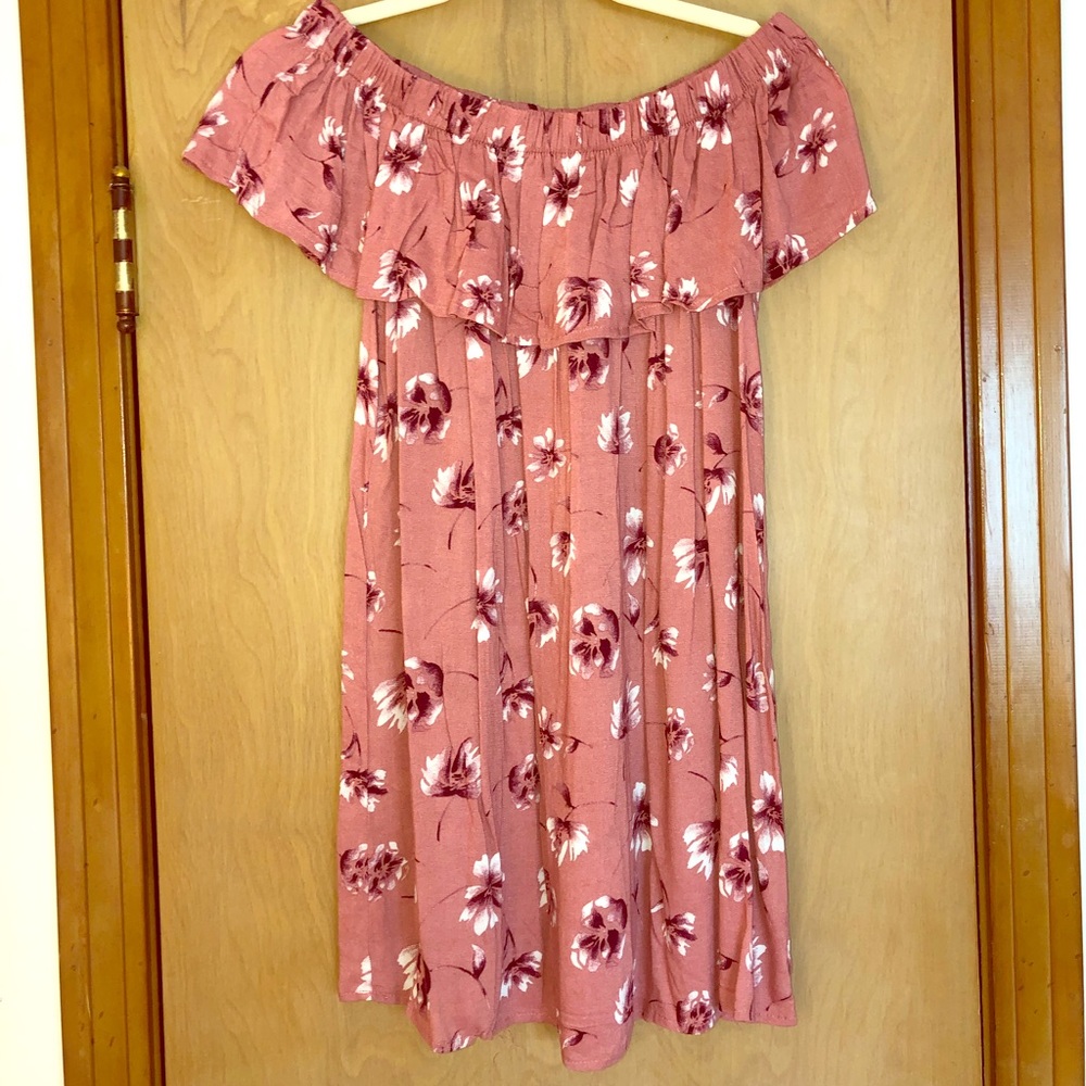 Women’s off the shoulder floral dress
